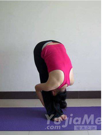 瑜伽拜日十二式詳解 瑜伽初學(xué)者必看