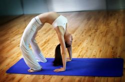 10分鐘超有效燃脂瘦身瑜伽 初學(xué)瑜伽減肥者必看