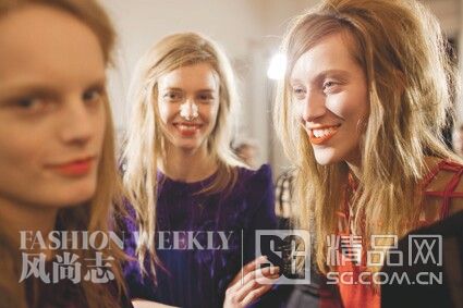 百搭人氣劉海發(fā)型 讓你大臉變小臉