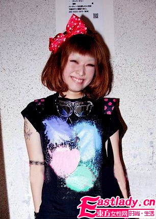 潮人示范露額短劉海發(fā)型 一起來(lái)學(xué)一下吧