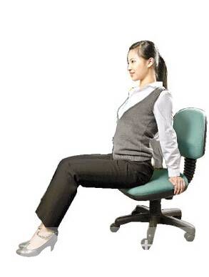 辦公室瑜伽鍛煉教程圖解 消除疲勞保持好身材