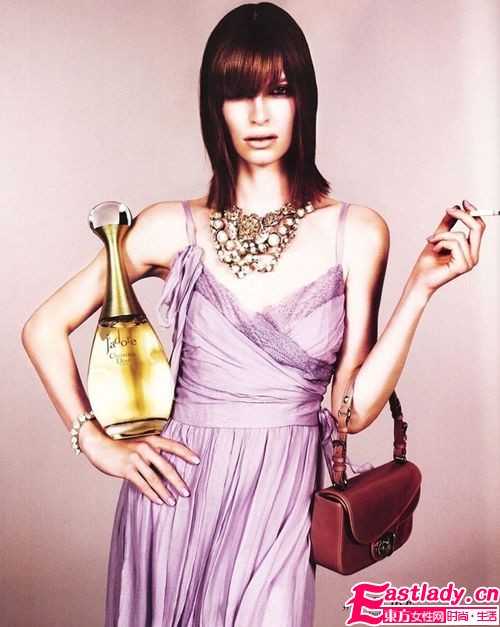香 約永恒 當(dāng)超大號香水與時裝邂逅