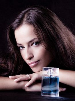 香水使用需要分場合 淡香濃香要適宜