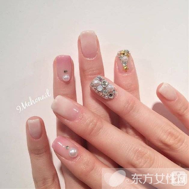 9款閃閃惹人愛美甲圖案 還不趕緊學起來