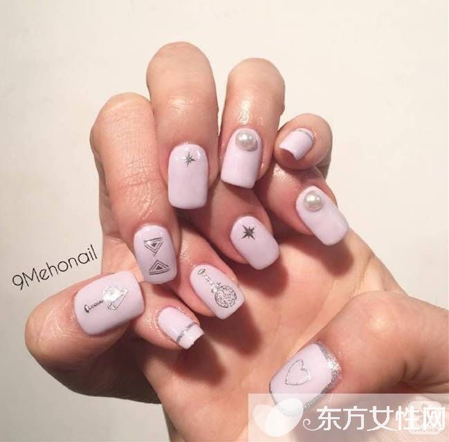 9款閃閃惹人愛美甲圖案 還不趕緊學起來