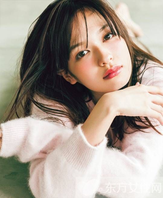 兔子眼妝美過水原希子 12歲日法混血模特顏值逆天