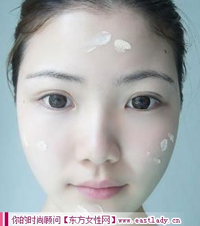 黑色小煙熏眼妝畫法締造低調(diào)女王范