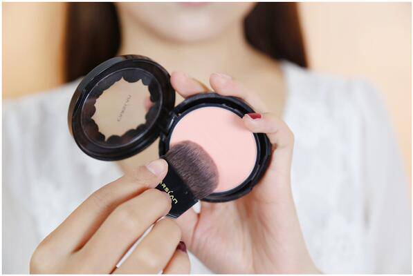 怎樣化妝更 減齡  教你少女妝畫起來