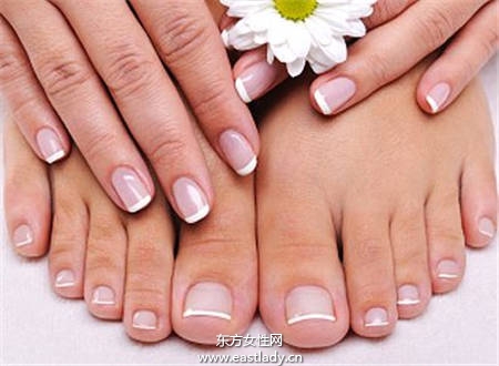 夏末秋初腳指甲保養(yǎng)別忽略