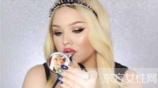 如何用唇釉打造完美唇妝 跟她學準沒錯