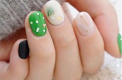 我們就要高調(diào) 超驚艷的圣誕美甲設計