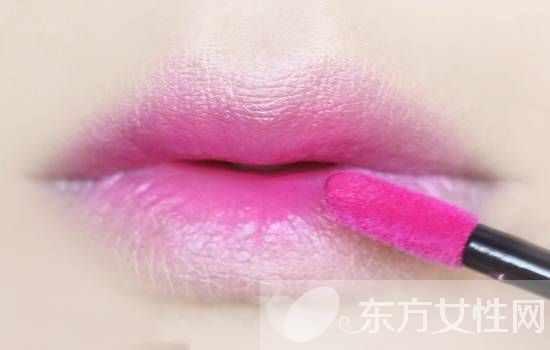 化新娘妝的六大步驟 5點(diǎn)事項(xiàng)需注意