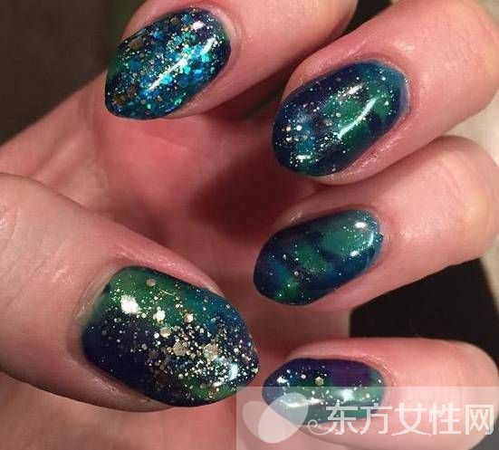 夏日美甲圖案大分享 指尖上的色彩碰撞