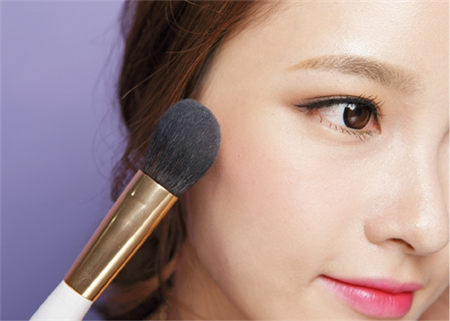 膚色分冷暖 眼妝畫法大不同