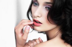 備戰(zhàn)新年趴體 怎么能少了這些護(hù)膚彩妝單品