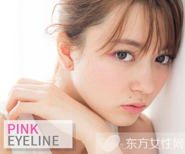 新年新花樣 其實(shí)彩色眼線(xiàn)也能很日常