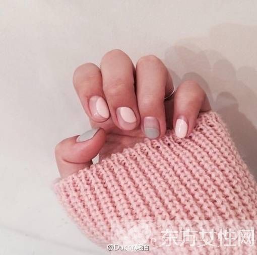 今年秋冬流行色 全在這些毛衣美甲里