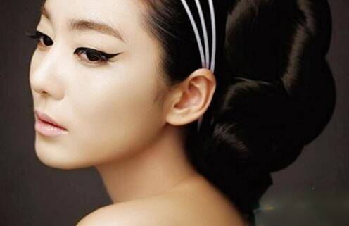 單眼皮怎么化妝更迷人 彰顯電眼魅力