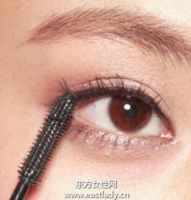 使平直的睫毛更顯卷翹的畫法