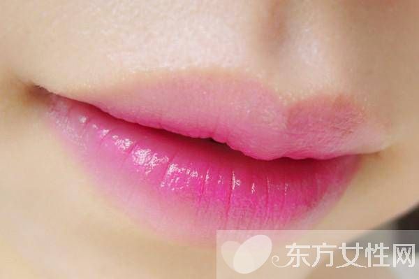 咬唇妝需要什么 咬唇妝的5要求需掌握