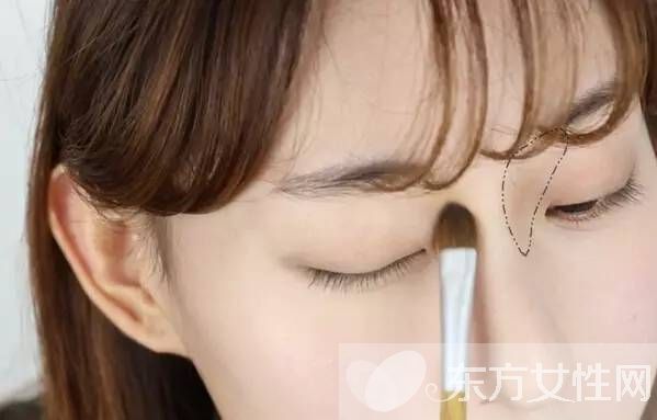 減齡扮嫩學(xué)生妝 簡(jiǎn)單修飾讓你青春氣息爆棚