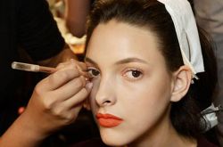 春夏就做白嫩派 蜜桃色眼影真的好用不挑人