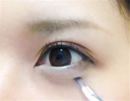 下垂眼線日韓女星必畫眼線