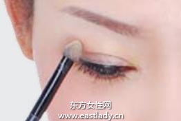 描繪眼影重在手法