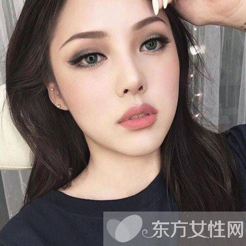 跟Pony大師學(xué)15款好氣色妝容 讓你美出新花樣