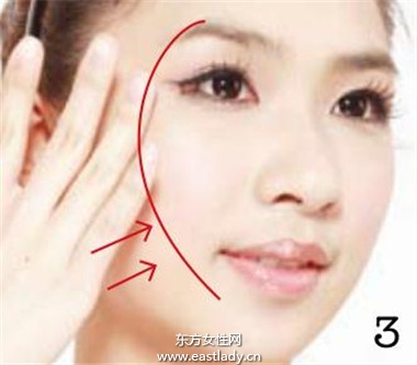 7 3黃金比例粉底畫法 實(shí)現(xiàn)立體小V臉