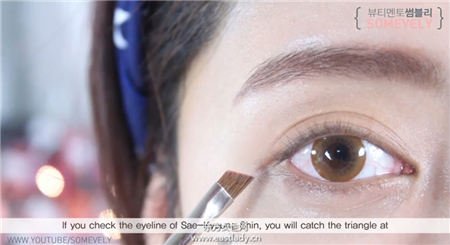 跟韓妞偷學(xué) 牛奶糖×蜜桃 妝容 萌感十足