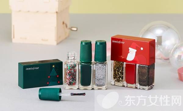 指尖上的浪漫 快來定制你的圣誕限定指甲油