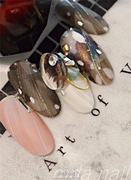 石頭系列圖紋美甲設(shè)計高貴顯檔次 精選10款滿足低調(diào)派與奢華派