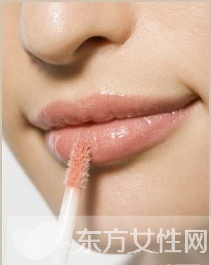 唇妝怎么畫 初學(xué)者必備的7個畫唇妝步驟