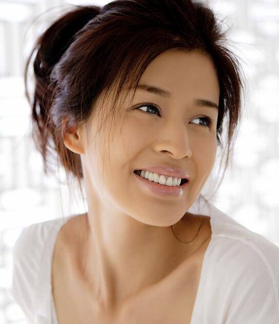 簡單易學的淡妝教程 讓你呈現(xiàn)天生麗質(zhì)