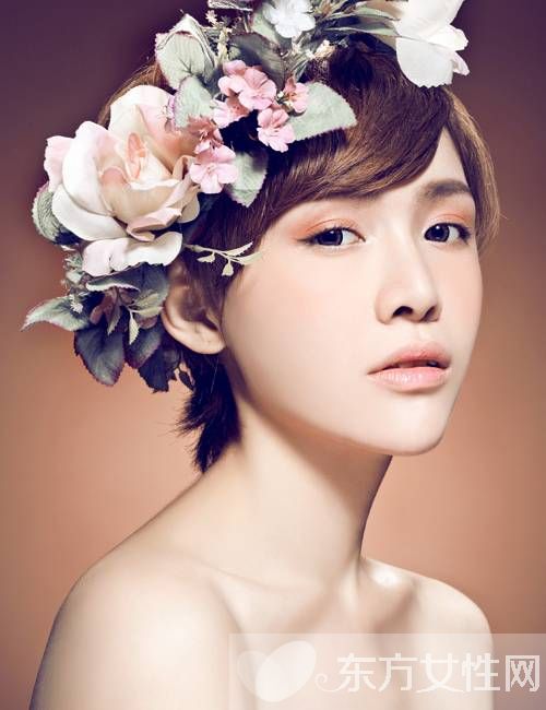 腮紅怎么打顯臉小 初學(xué)化妝的女生一定要看哦