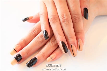 美甲教程之超炫金屬美甲設(shè)計(jì)