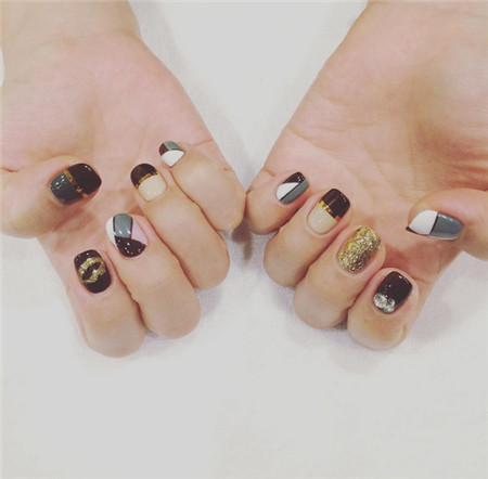 今秋最夯的美甲設(shè)計方案 每一款都很很棒的喲