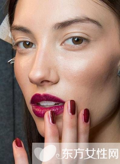 簡(jiǎn)約風(fēng)時(shí)尚美甲圖片大全 告別浮夸做低調(diào)小女人