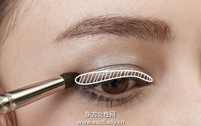 眼妝新畫法營造透明感砂糖光澤眼眸