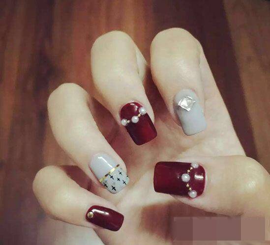 短指甲美甲圖片推薦圖 時(shí)下最流行的美甲樣式