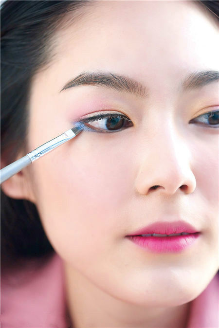 掌握4要點(diǎn)化出好感度爆棚云朵妝