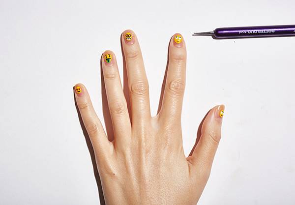 超拉風(fēng) 指尖上行走的emoji表情包