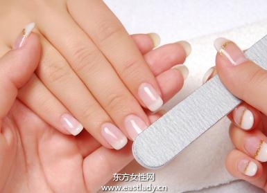 打造不涂甲油的健康光澤指甲