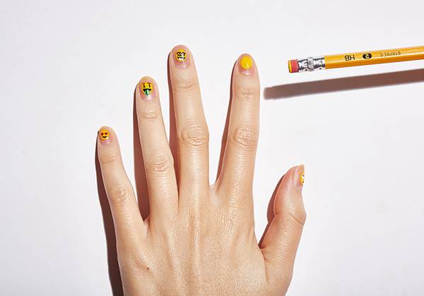 超拉風(fēng) 指尖上行走的emoji表情包