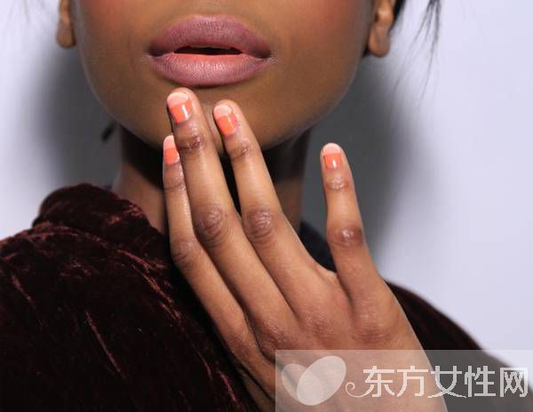 6個(gè)小技巧讓你的時(shí)尚美甲造型UPUPUP