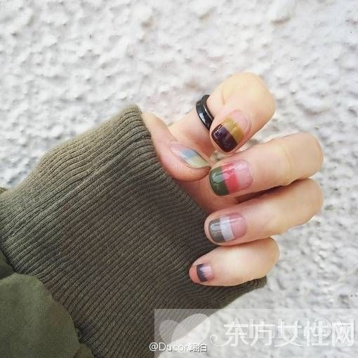 今年秋冬流行色 全在這些毛衣美甲里