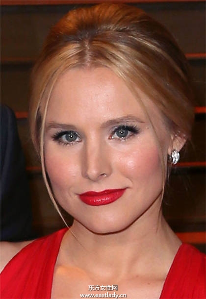 眼妝就應(yīng)該這樣畫 歐美女星親身示范不同眼型眼妝的畫法