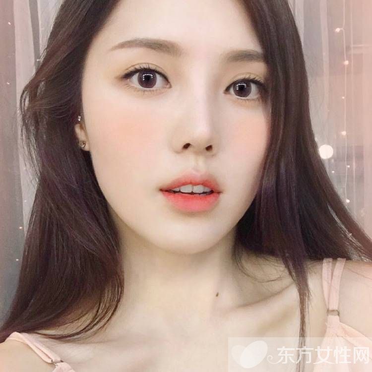 跟Pony大師學(xué)15款好氣色妝容 讓你美出新花樣