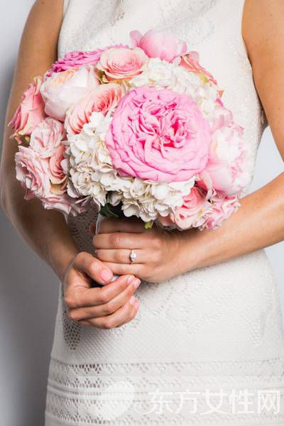 美甲與手捧花的絕美搭配 準新娘要get好